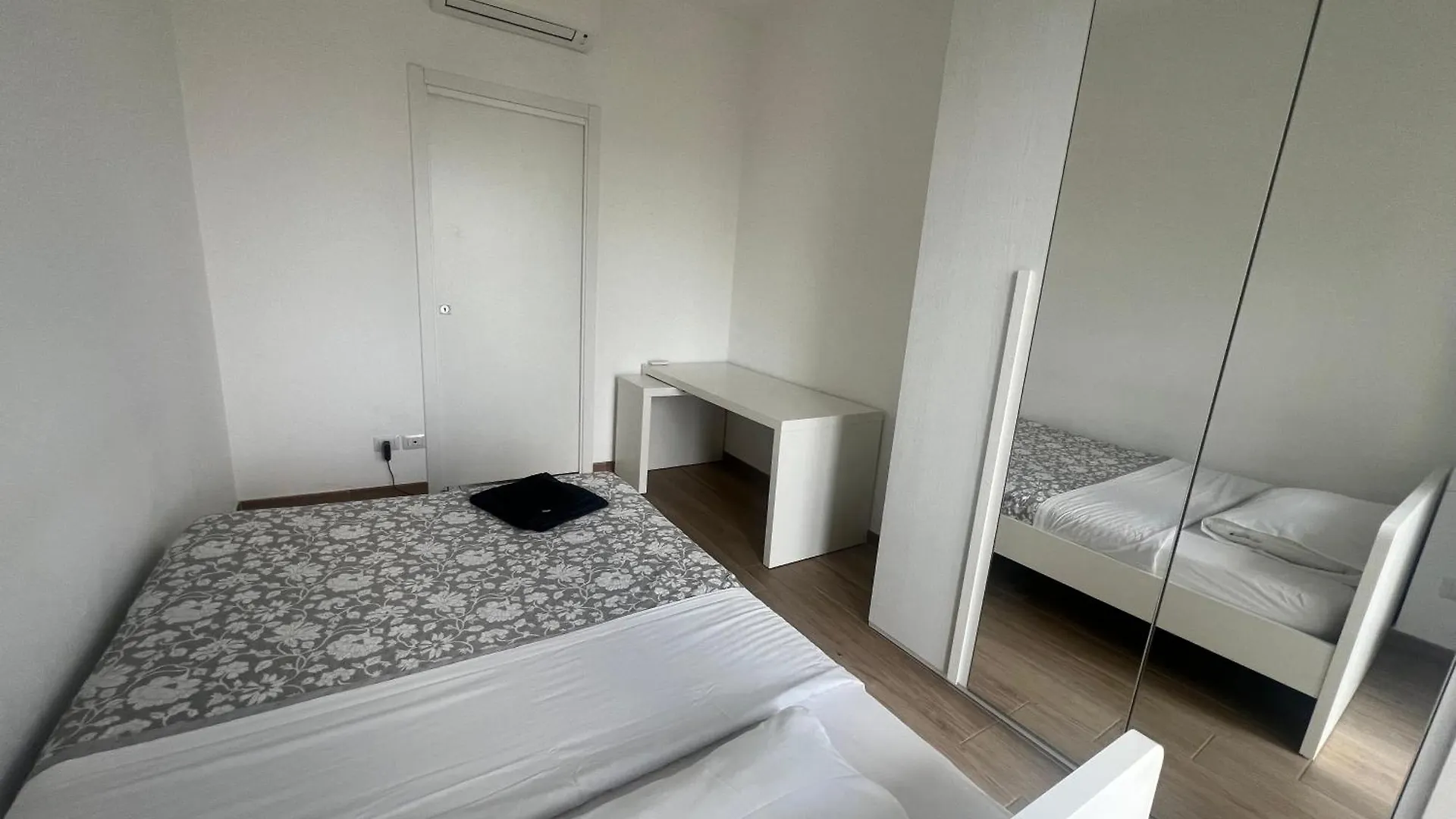 Paul'S House Famagosta Apartment Milan 0*,  Italy